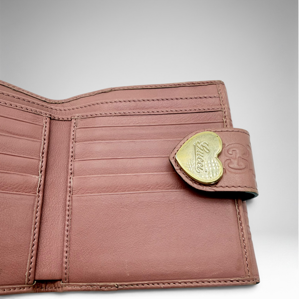 Gucci salmon gg wallet