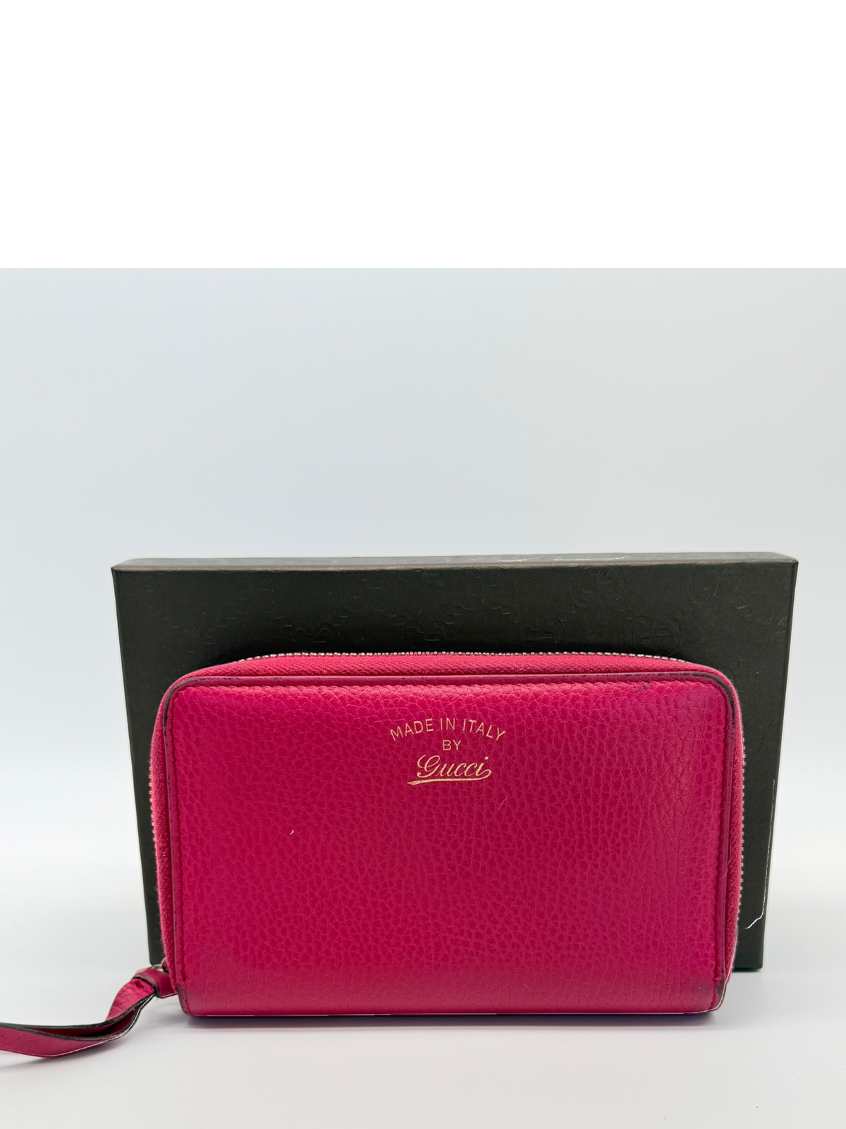 Gucci pink zip wallet