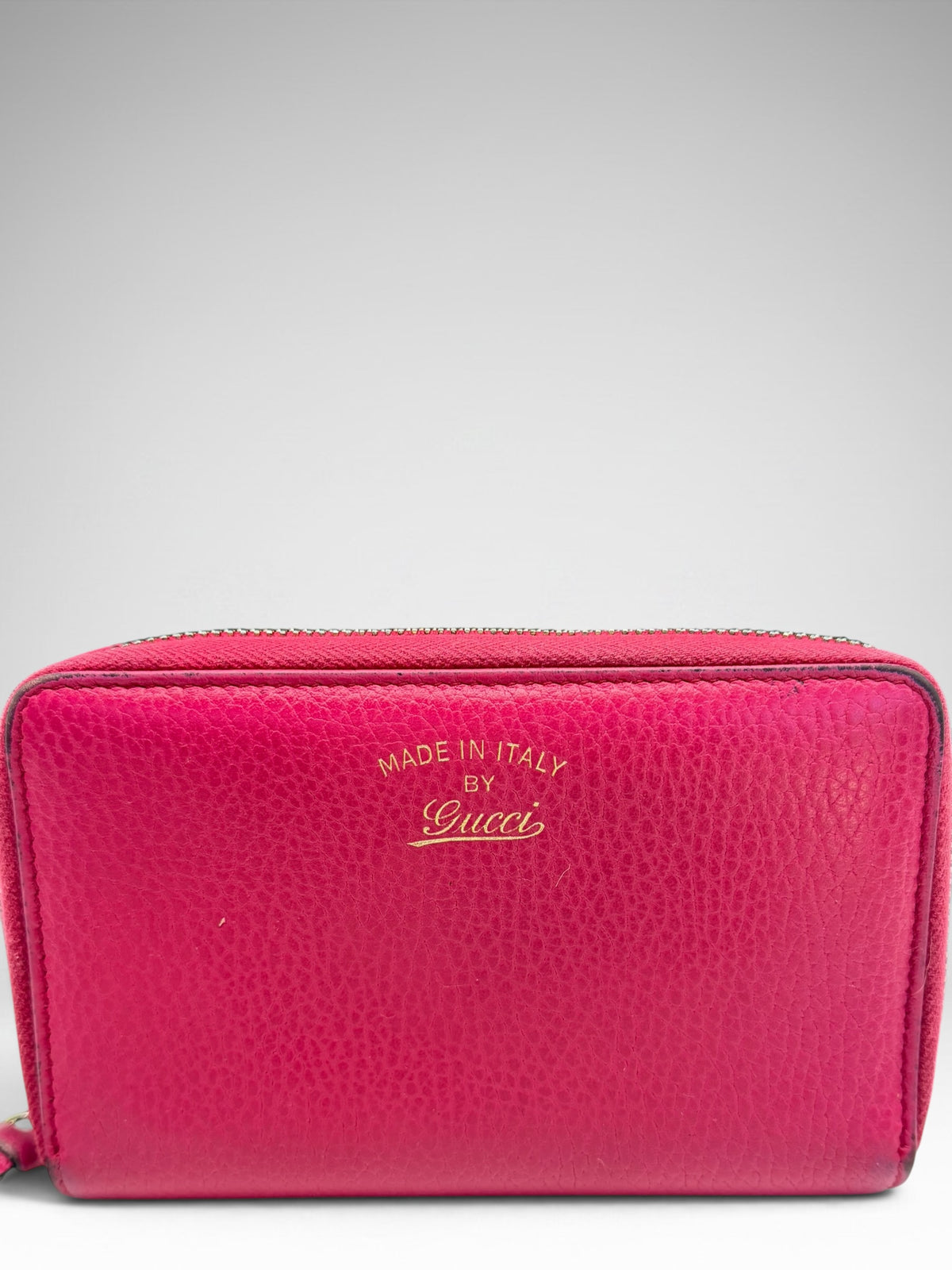 Gucci pink zip wallet