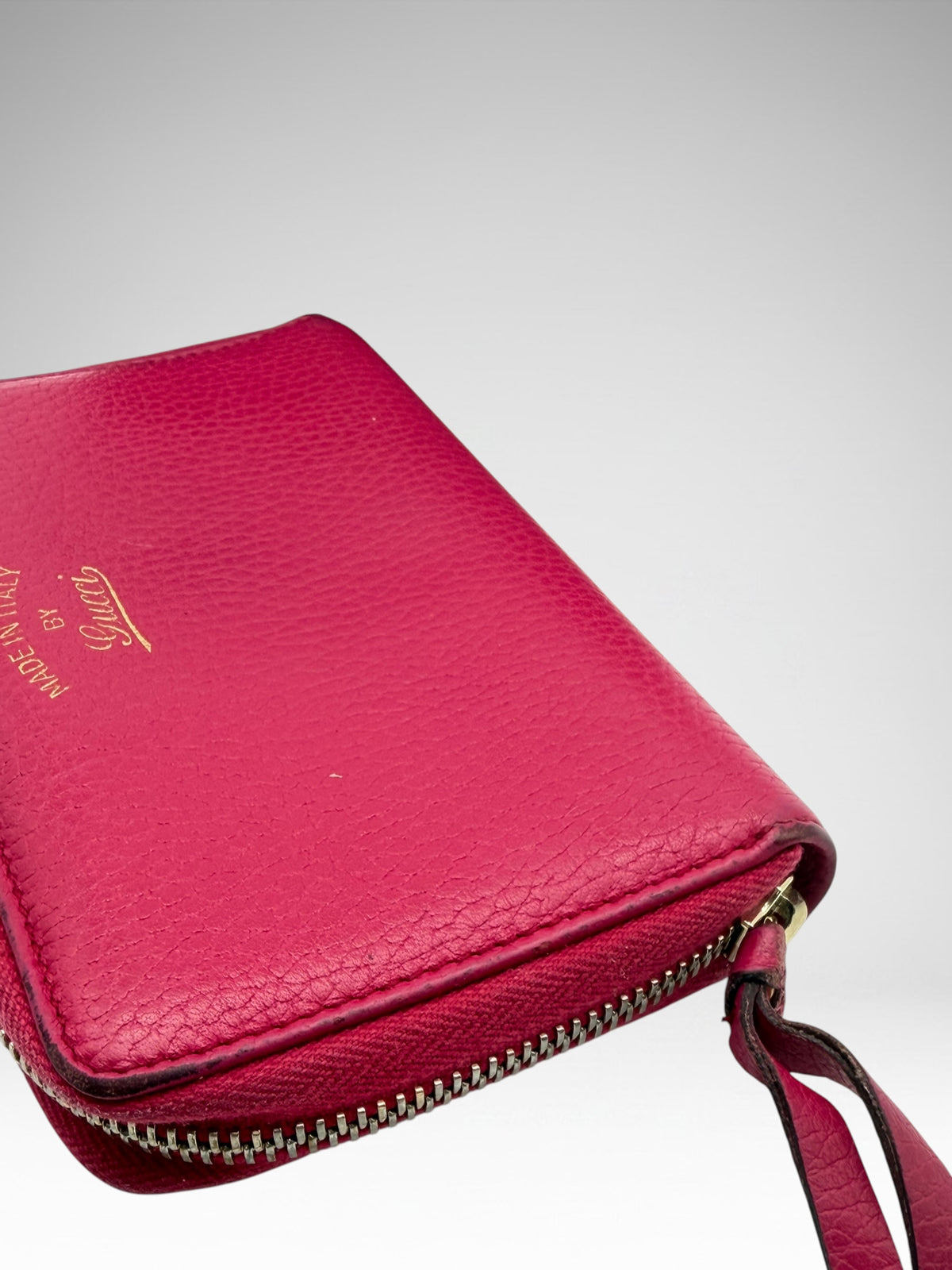 Gucci pink zip wallet