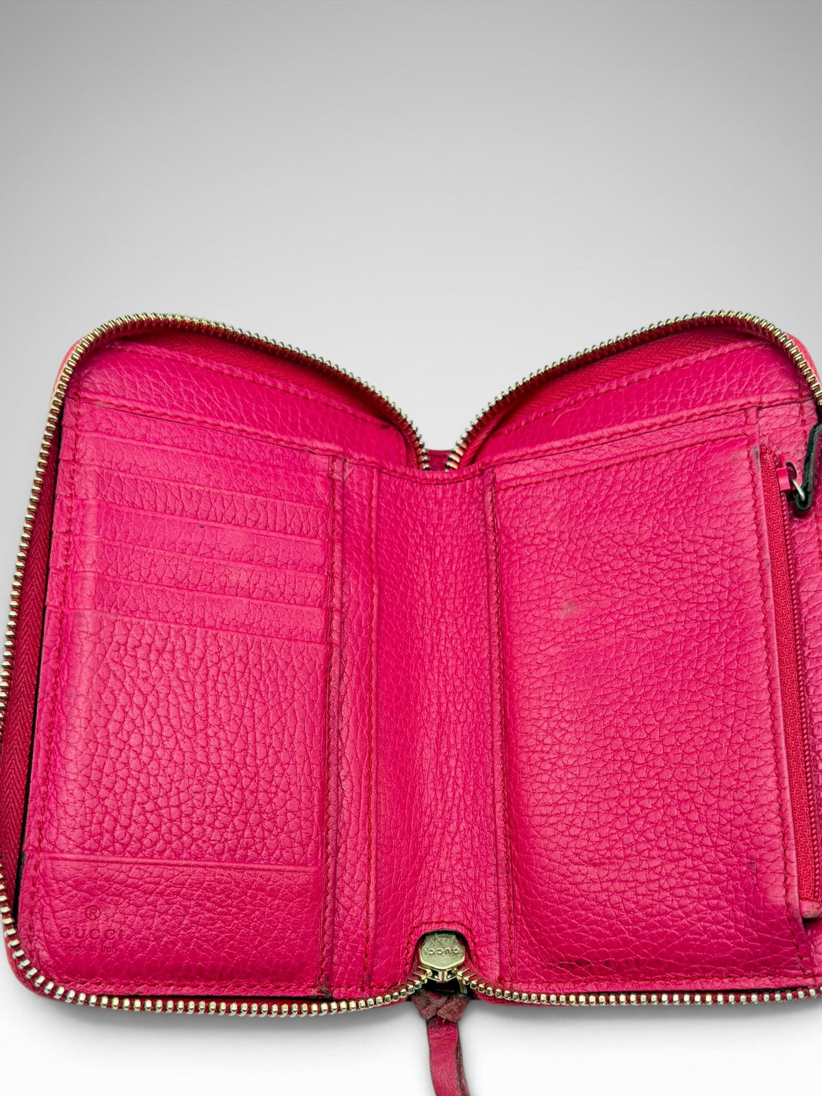 Gucci pink zip wallet