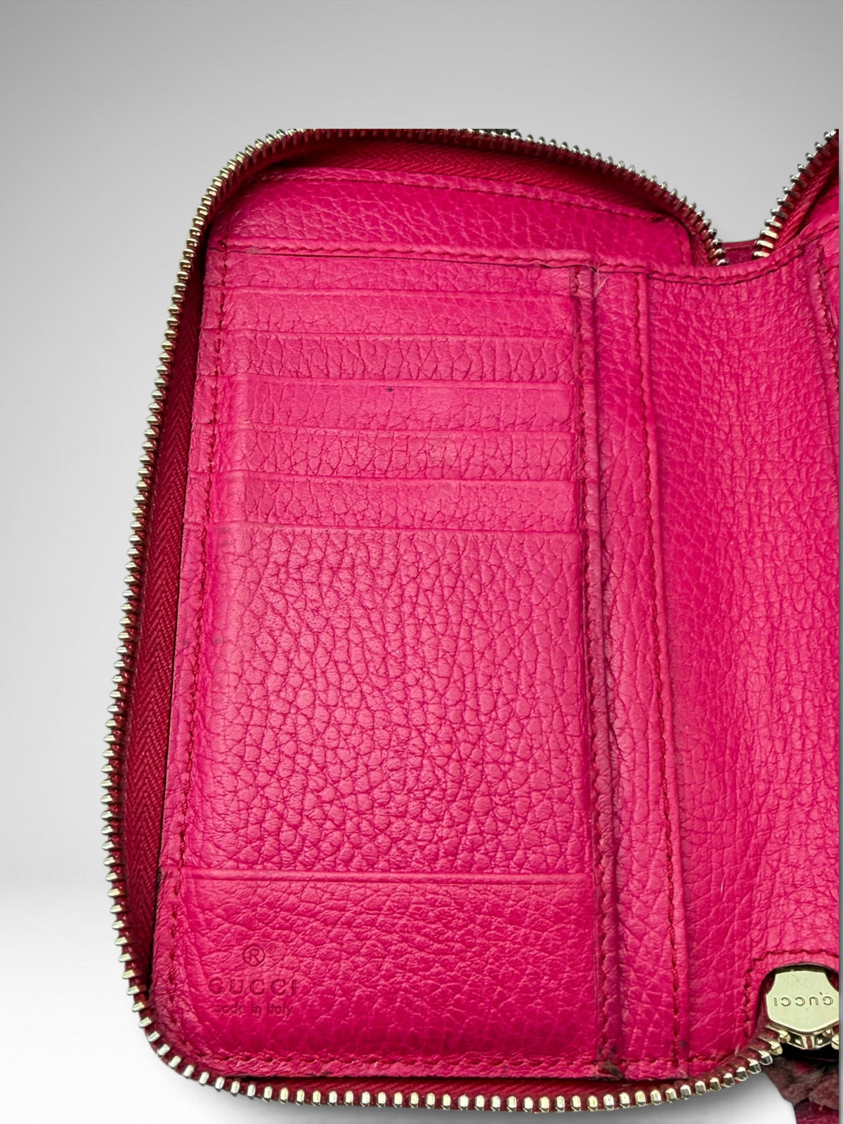 Gucci pink zip wallet