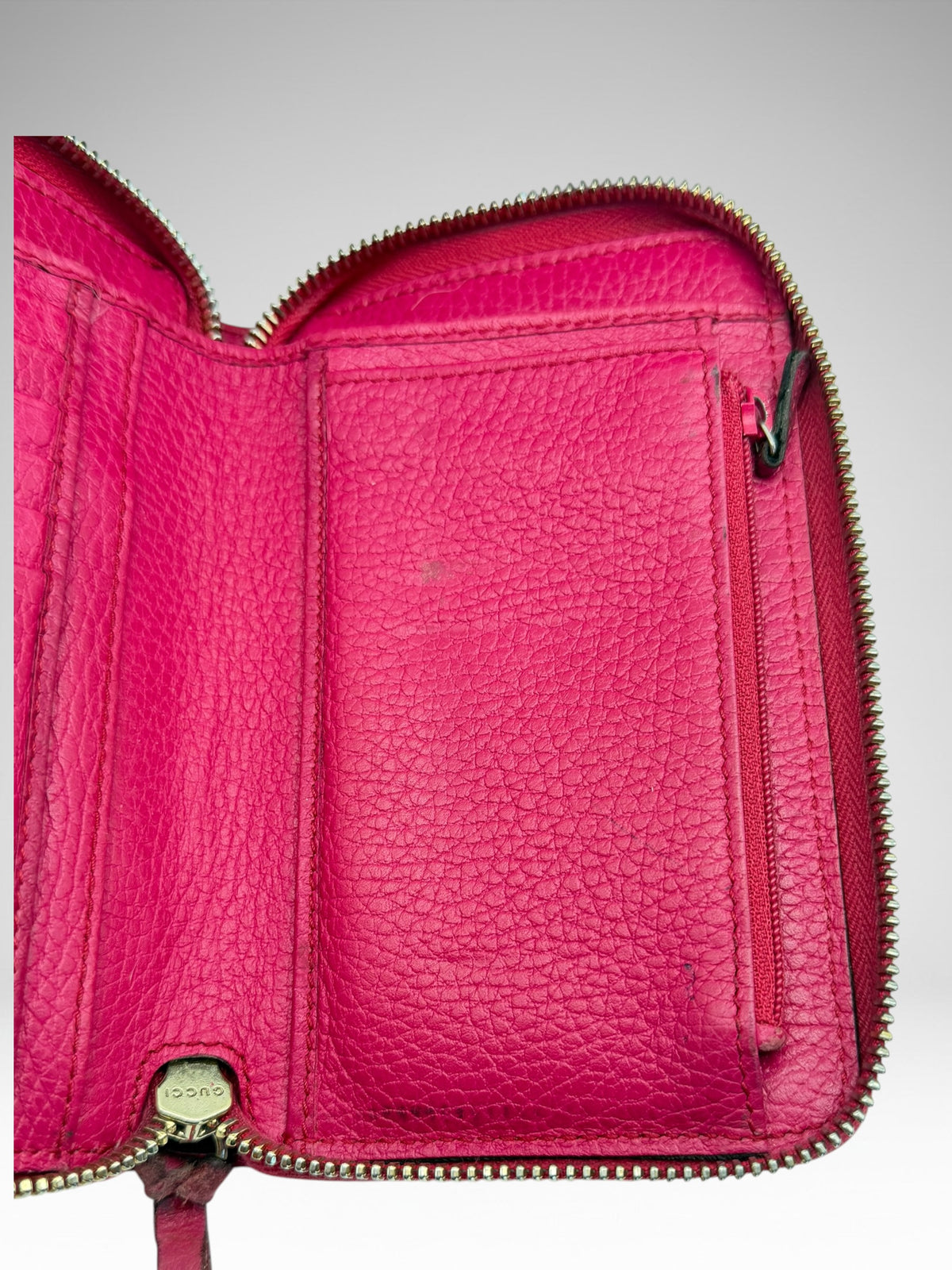 Gucci pink zip wallet