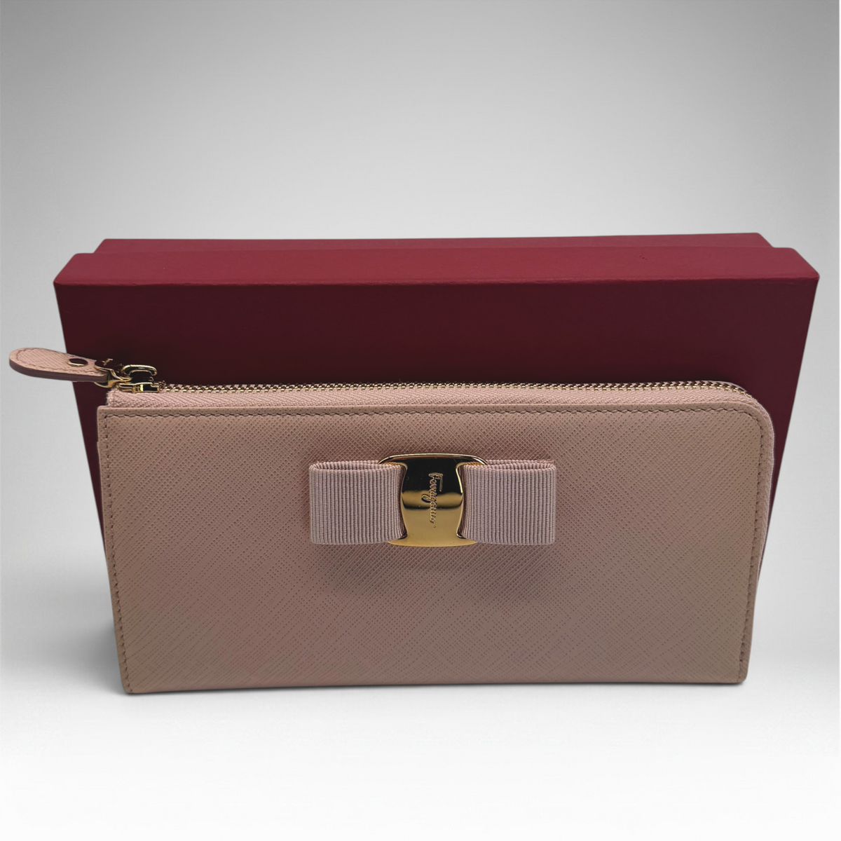 Salvatore Ferragamo Vara Bow Zip Wallet Light Pink
