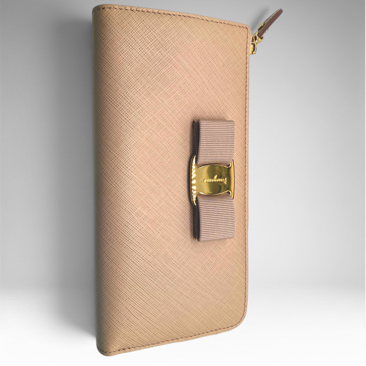 Salvatore Ferragamo Vara Bow Zip Wallet Light Pink