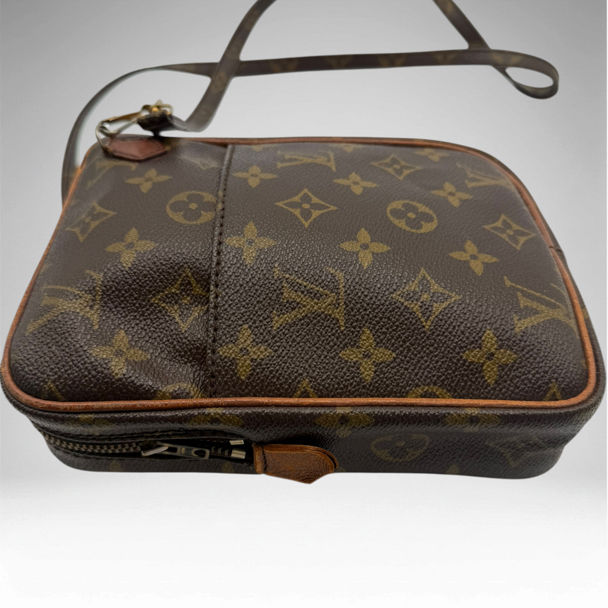 Vintage Louis Vuitton crossbody