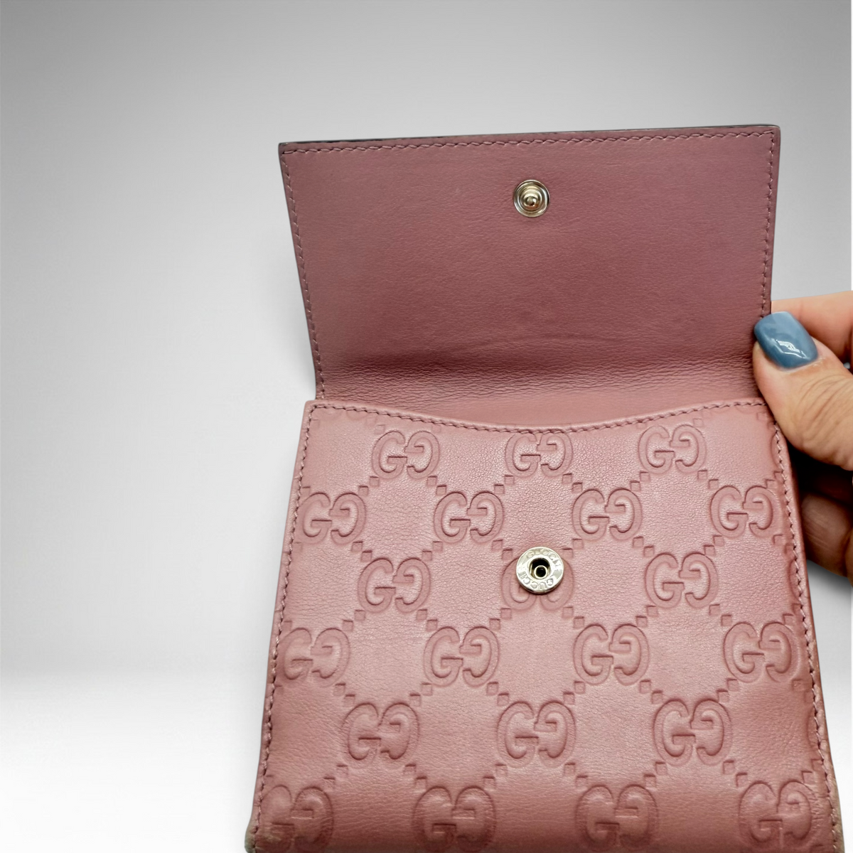 Gucci salmon gg wallet