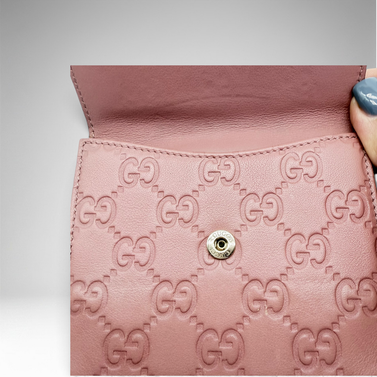 Gucci salmon gg wallet
