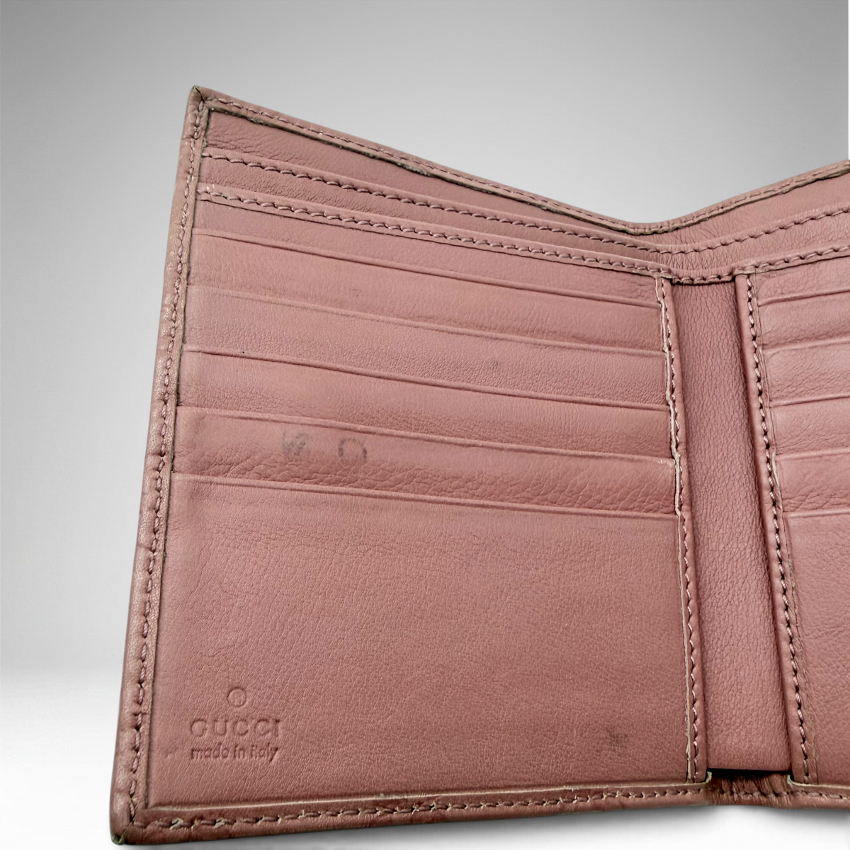 Gucci salmon gg wallet