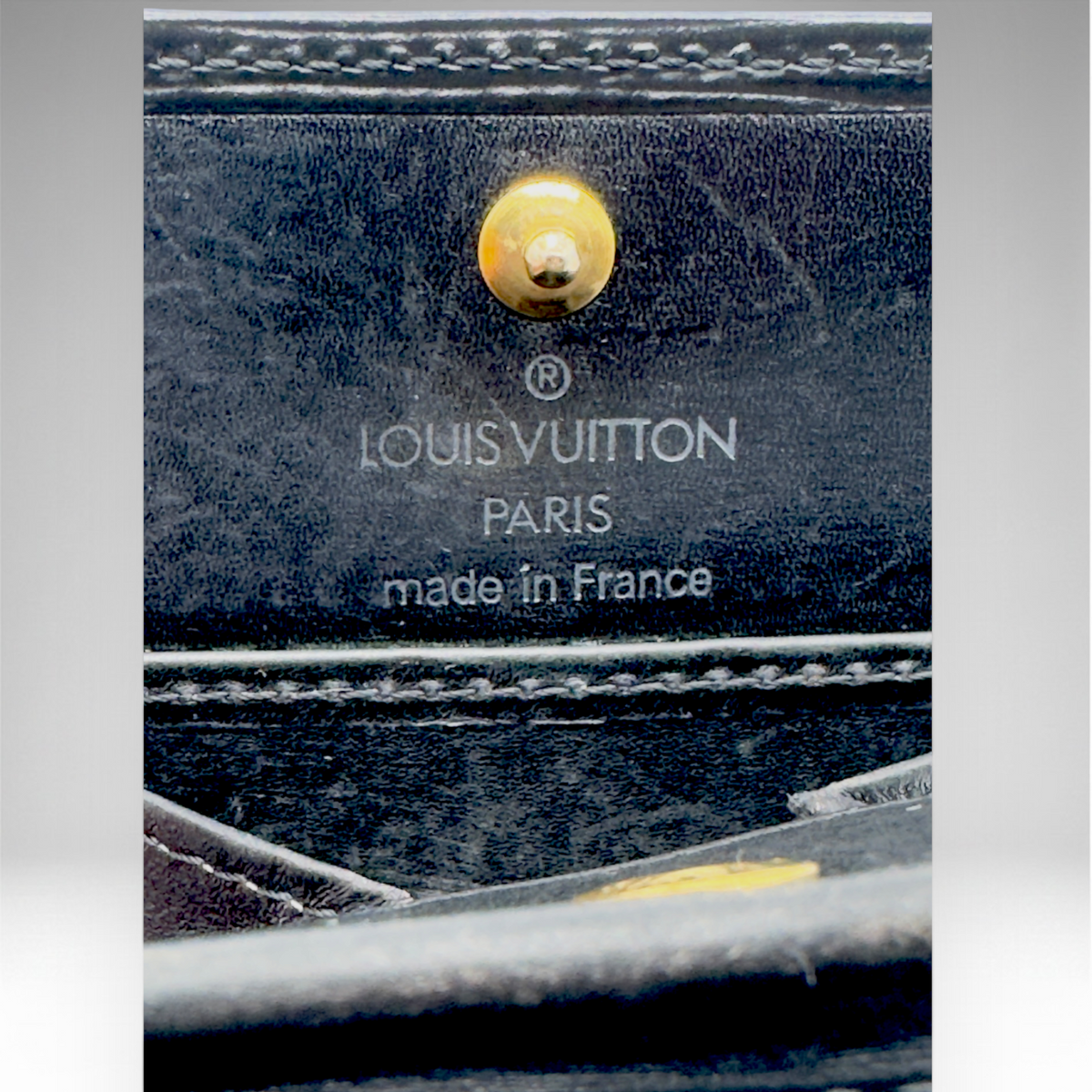 Louis Vuitton compact coin pouch in black Epi leather, view 5