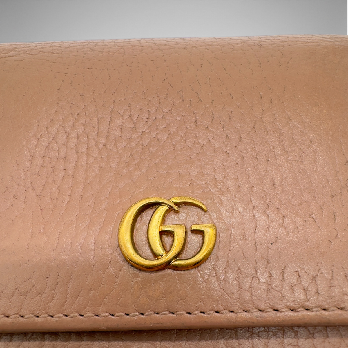 Gucci compact pink nude wallet snap