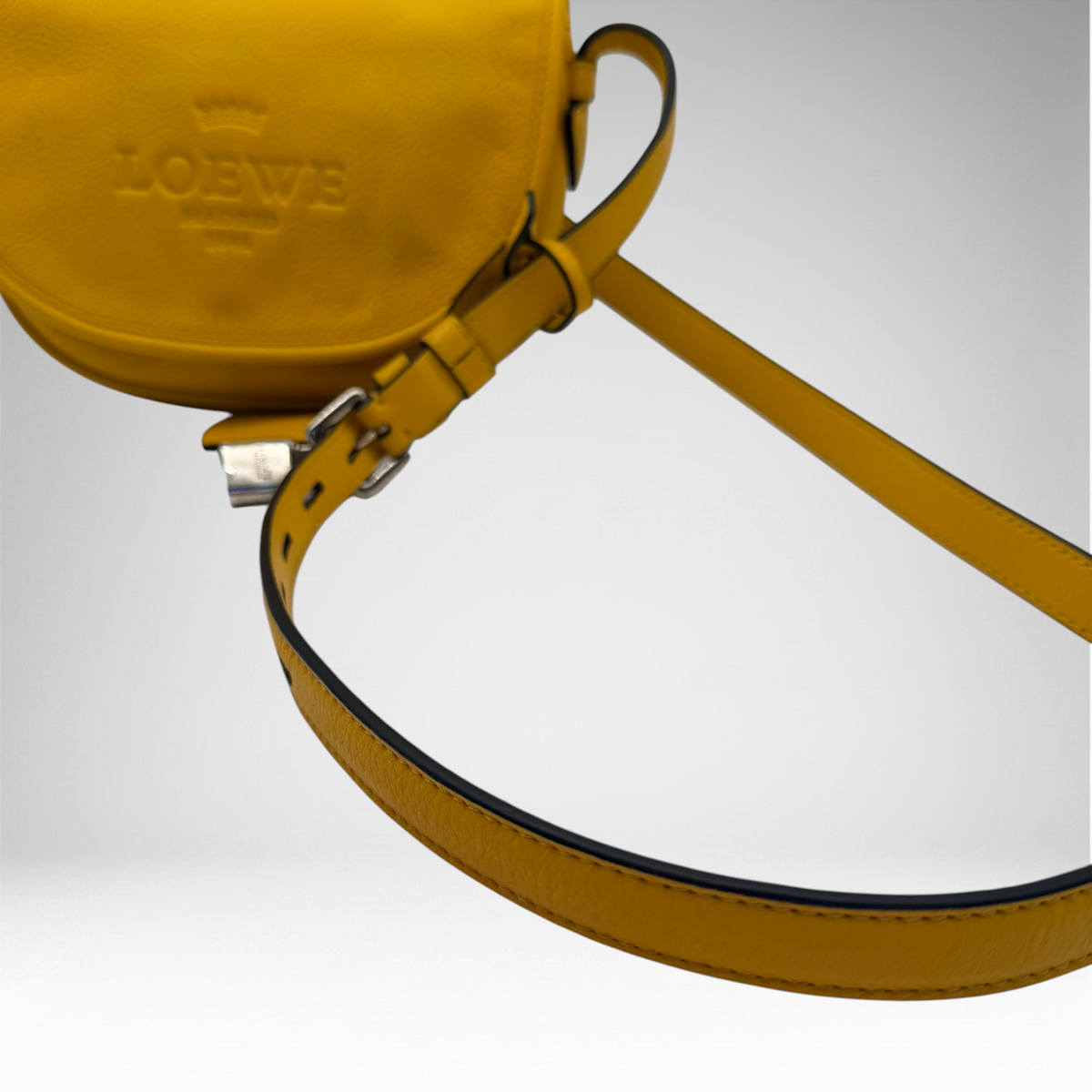 Yellow Loewe