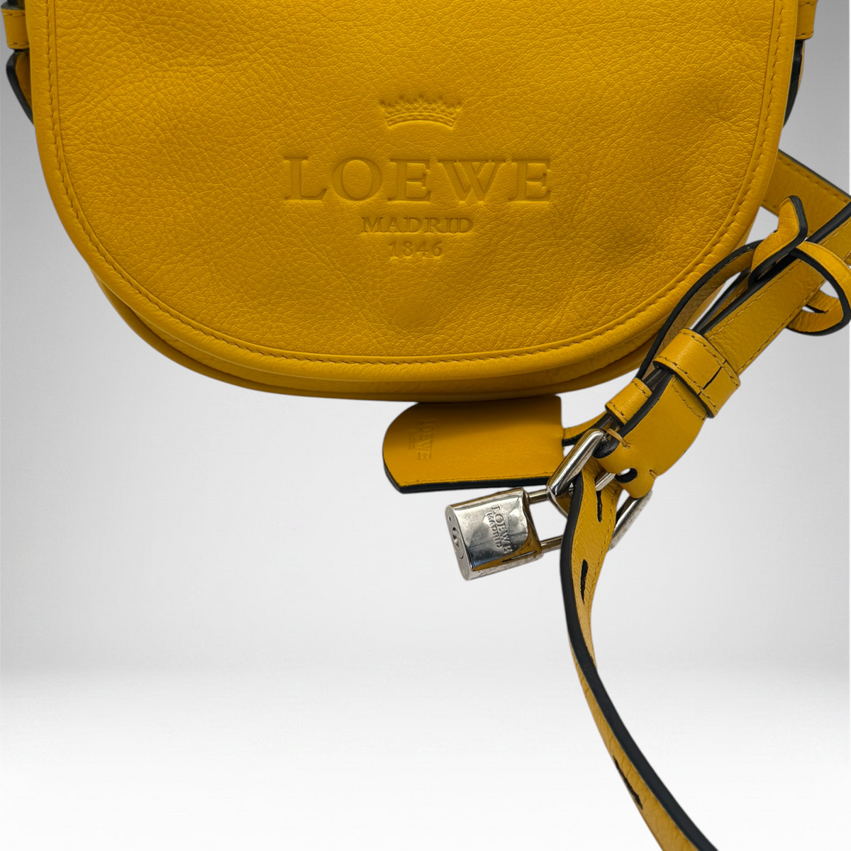 Yellow Loewe
