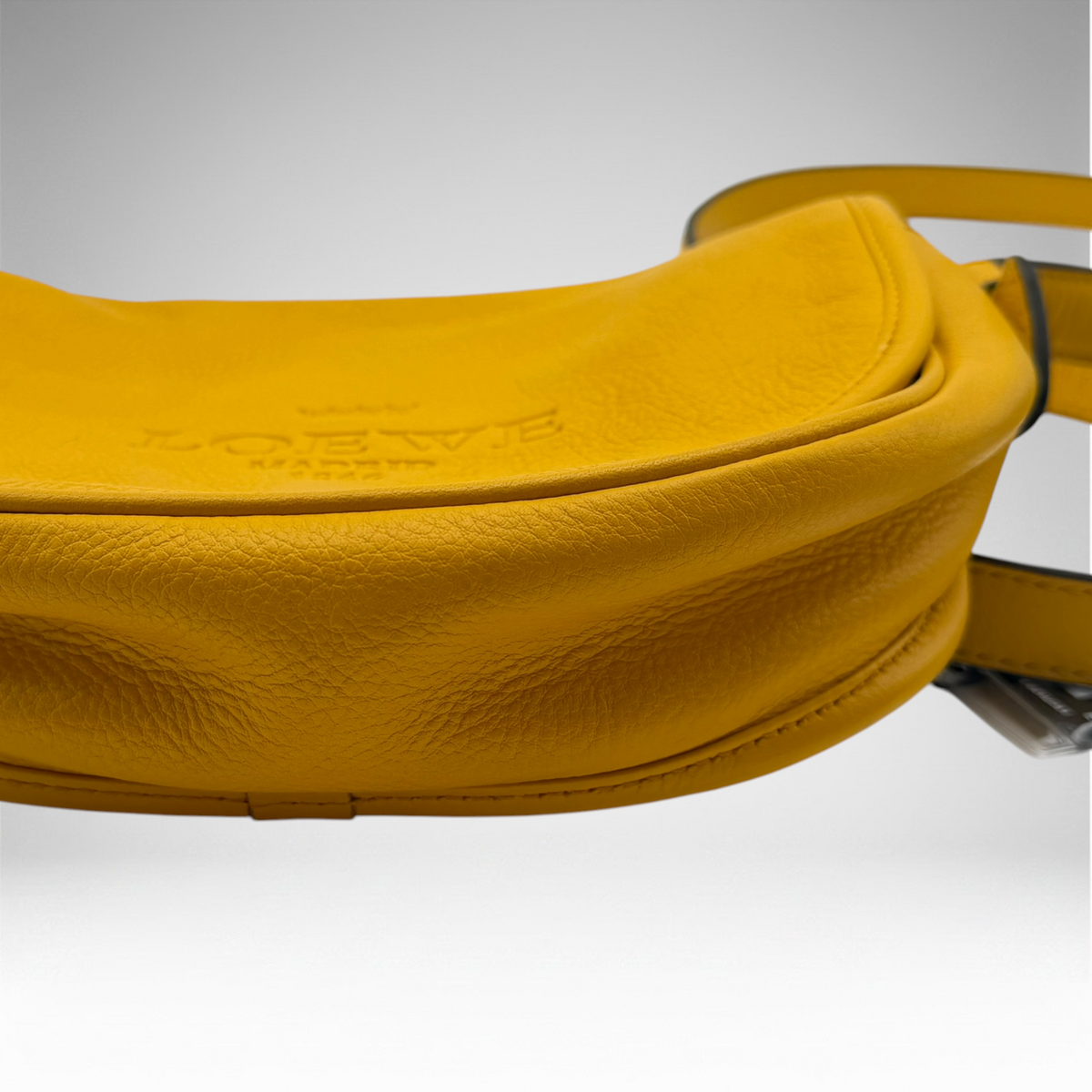 Yellow Loewe