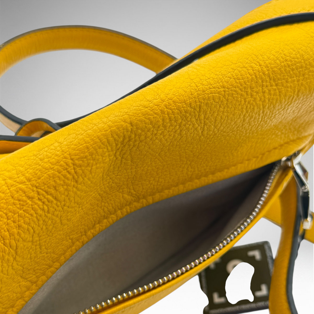Yellow Loewe