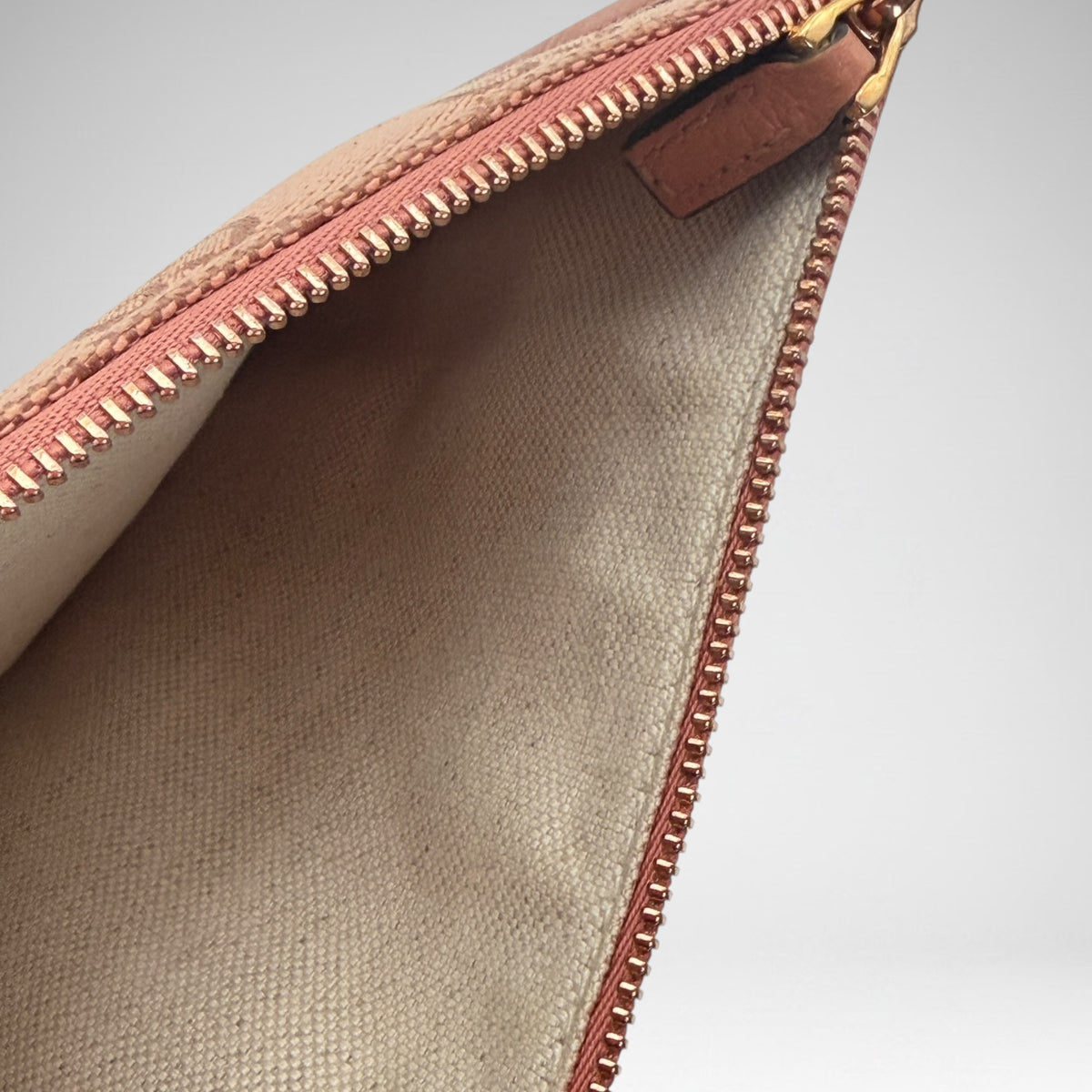 Pink Gucci pouch
