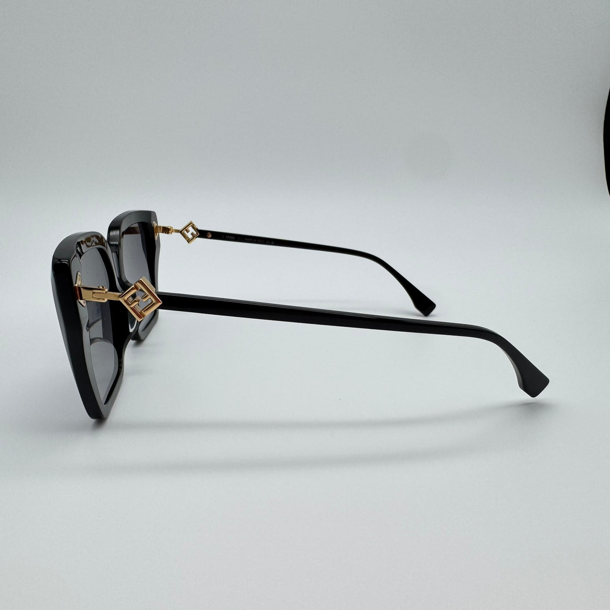 Fendi FF Diamonds Oversized Square Sunglasses – Black Gold