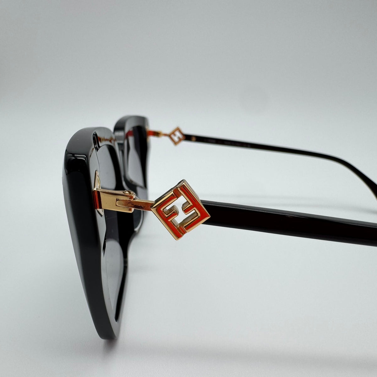 Fendi FF Diamonds Oversized Square Sunglasses – Black Gold