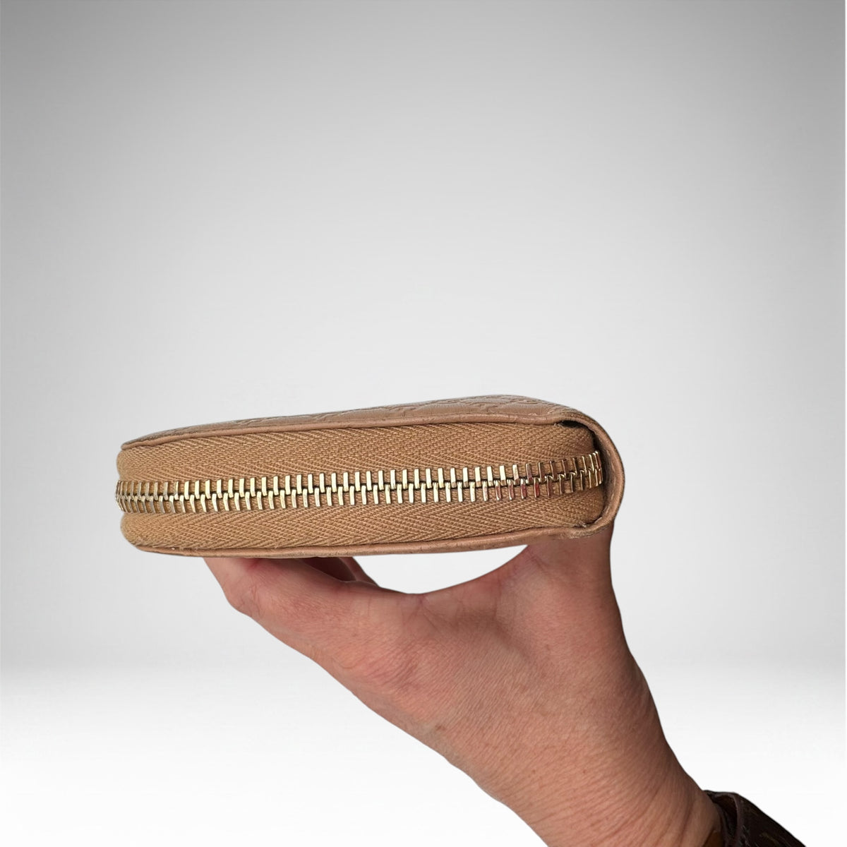 Gucci Microguccissima Zip Around Wallet – Camel