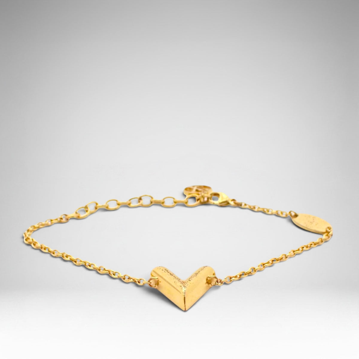 Louis Vuitton Essential V Bracelet – Gold