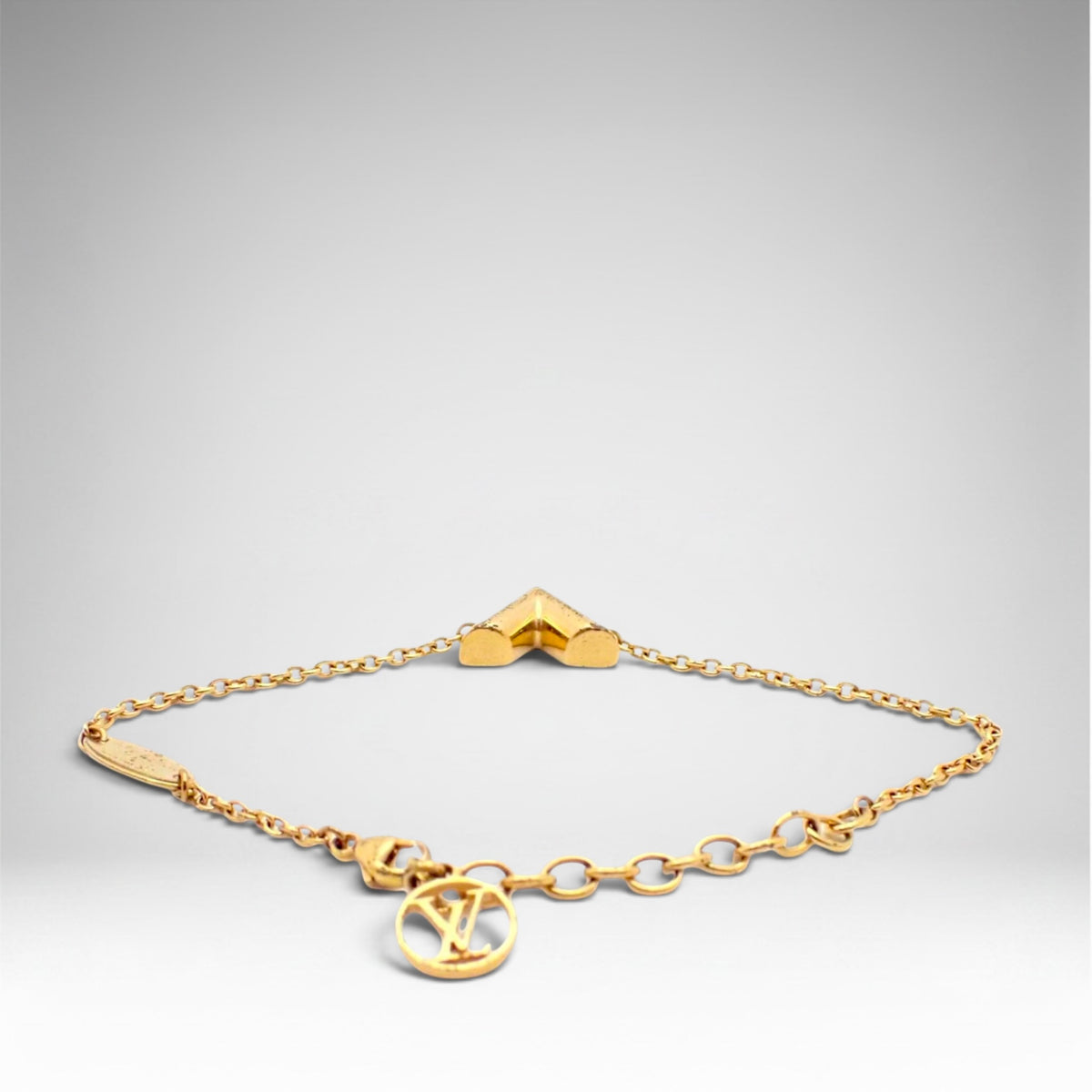 Louis Vuitton Essential V Bracelet – Gold