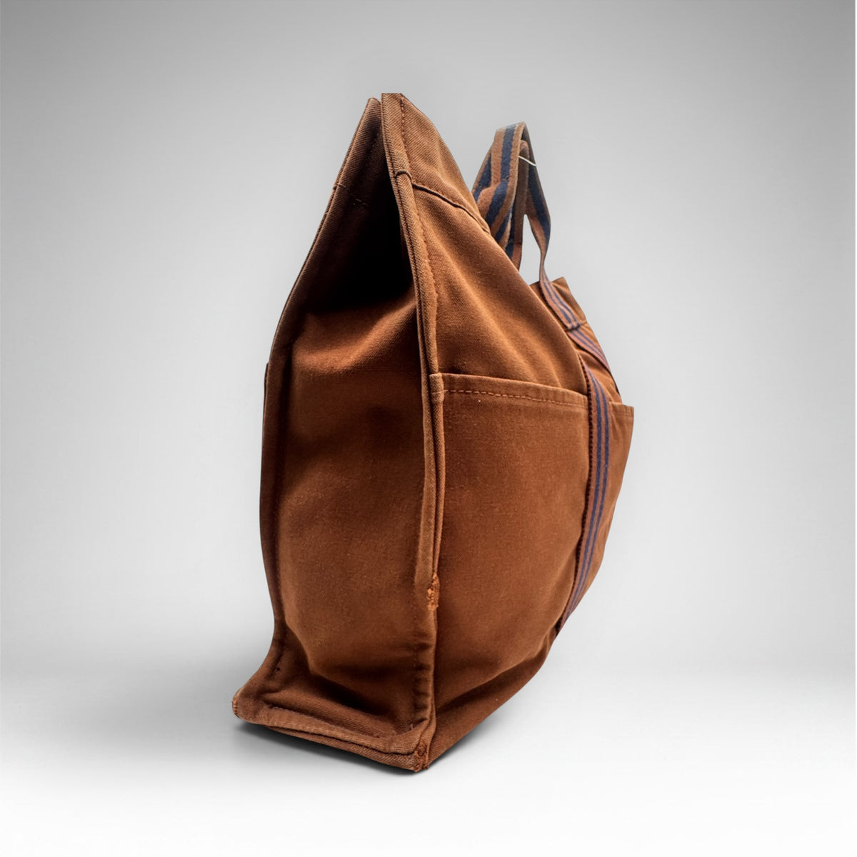 Hermès Fourre Tout MM chocolate brown and navy canvas tote, view 8