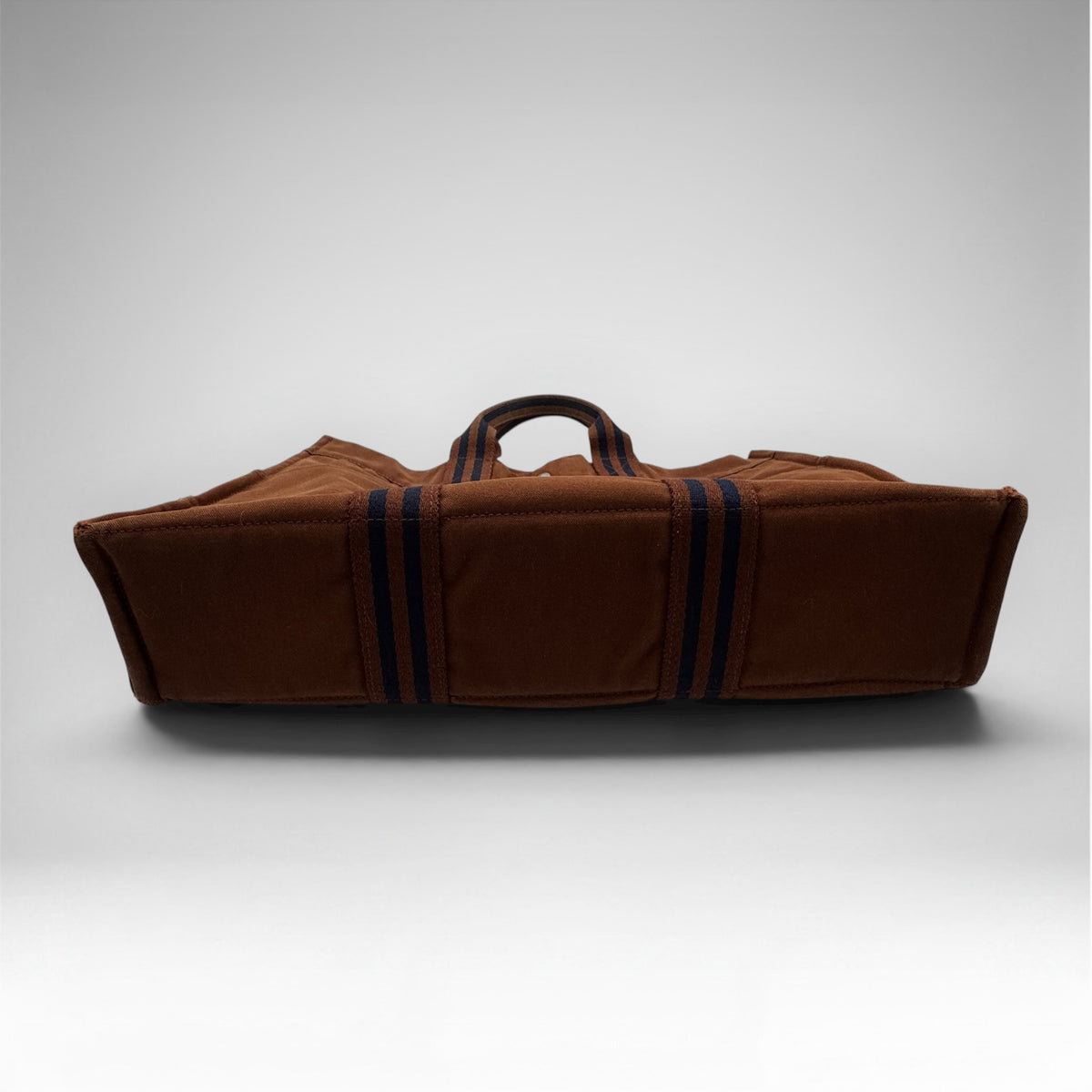 Hermès Fourre Tout MM chocolate brown and navy canvas tote, view 7